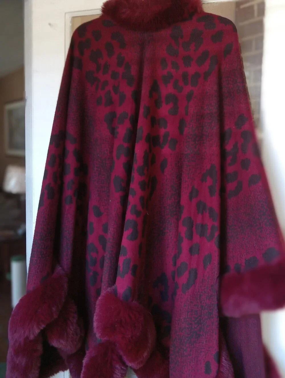 Kathy Ireland Fashion 360 Safari Skies Faux Fur Trim Cape - SZ OS